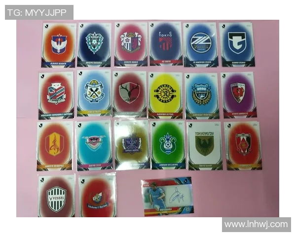 国外开箱足球球星卡包体验分享揭开隐藏珍藏卡片的神秘面纱